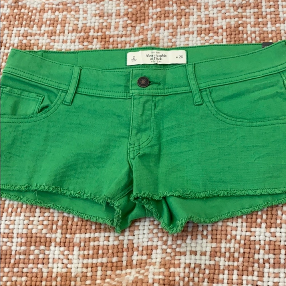 NWT Abercrombie & Fitch green shorts 🎉